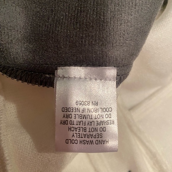 Cardigan by Drew vegan leather on arms and back panel xs - Picture 4 of 5